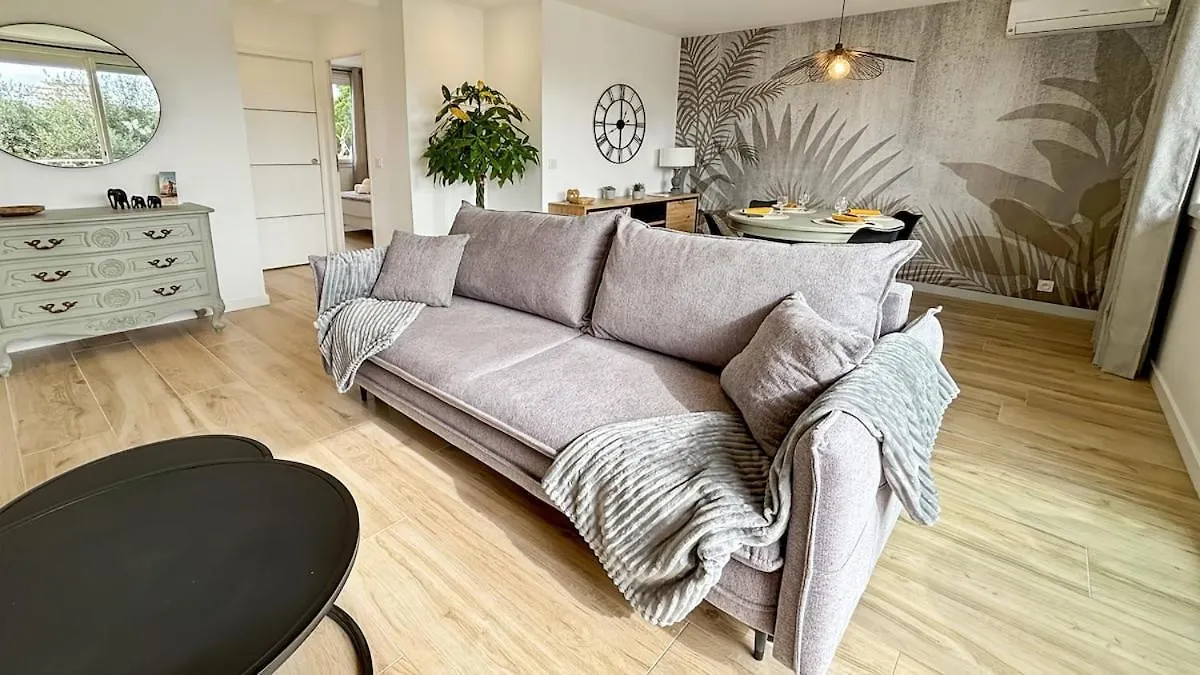 Appartement A Quelques Minutes A Pieds Des Plages Frejus France