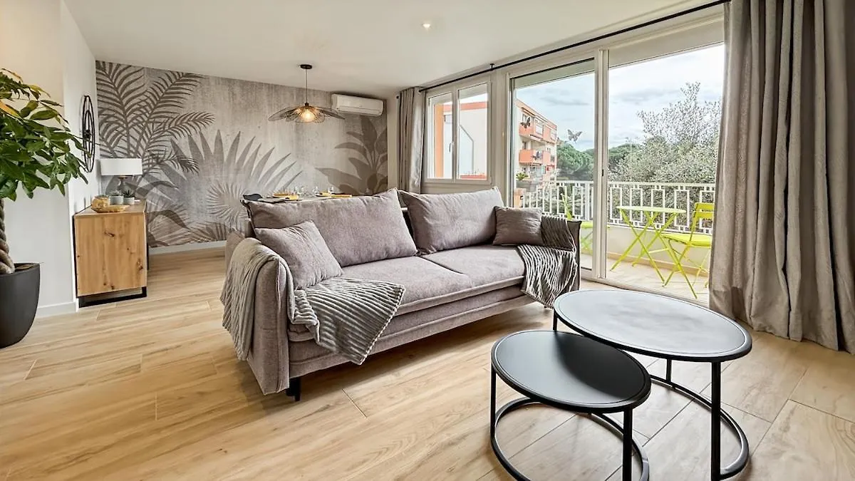 Appartement A Quelques Minutes A Pieds Des Plages Frejus Apartment
