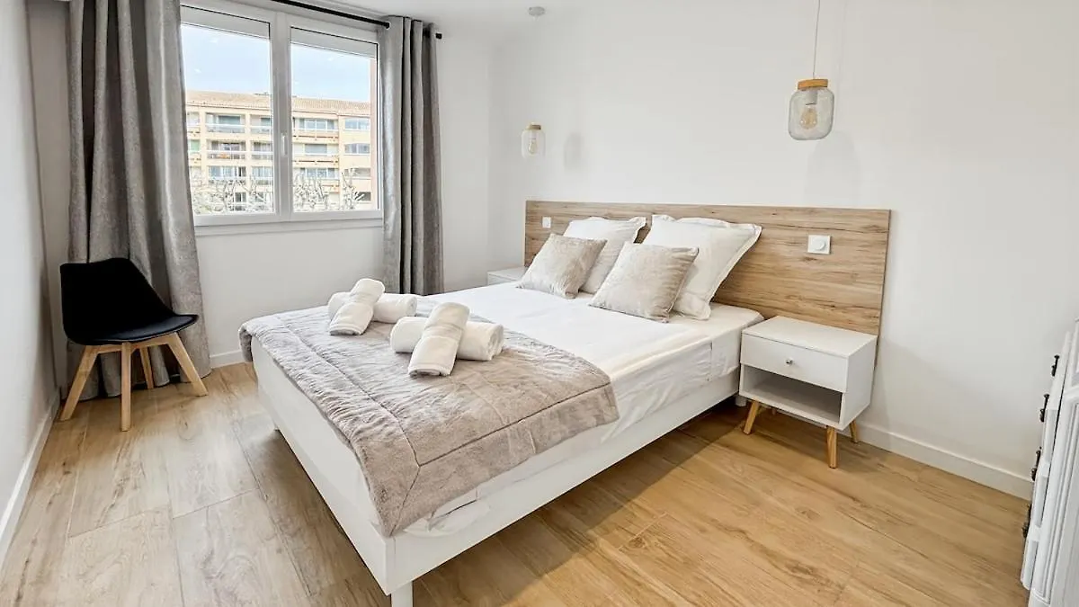 Apartment Appartement A Quelques Minutes A Pieds Des Plages Frejus France