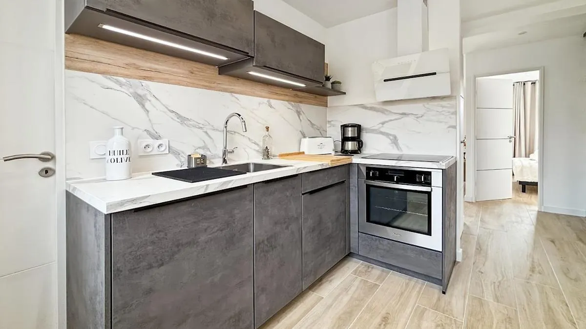 Appartement A Quelques Minutes A Pieds Des Plages Frejus France