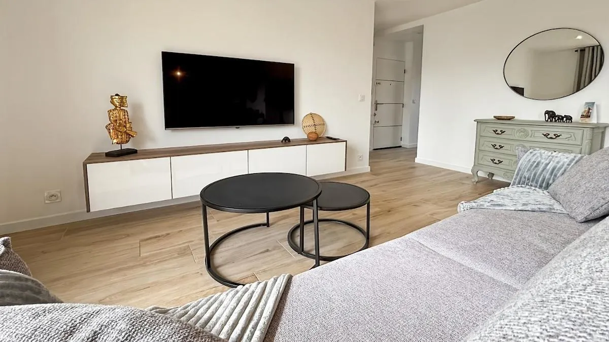 Appartement A Quelques Minutes A Pieds Des Plages Frejus Apartment