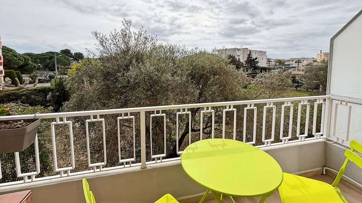 Apartment Appartement A Quelques Minutes A Pieds Des Plages Frejus