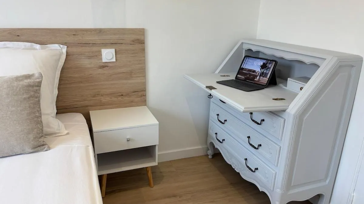Appartement A Quelques Minutes A Pieds Des Plages Frejus France