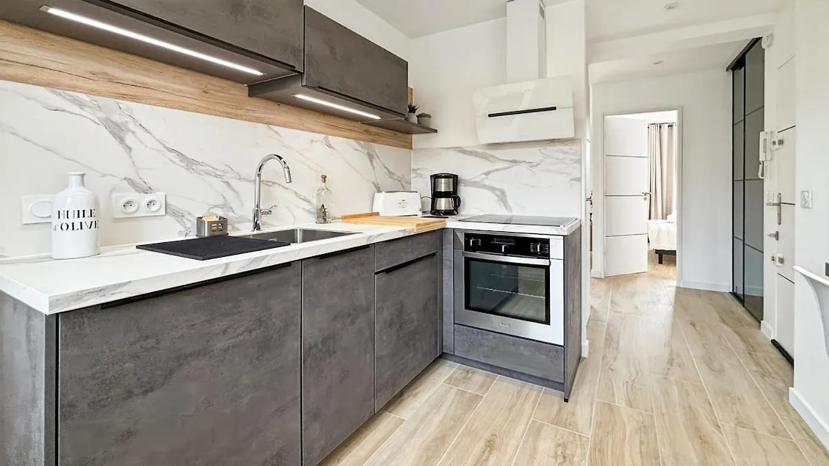 Appartement A Quelques Minutes A Pieds Des Plages Frejus