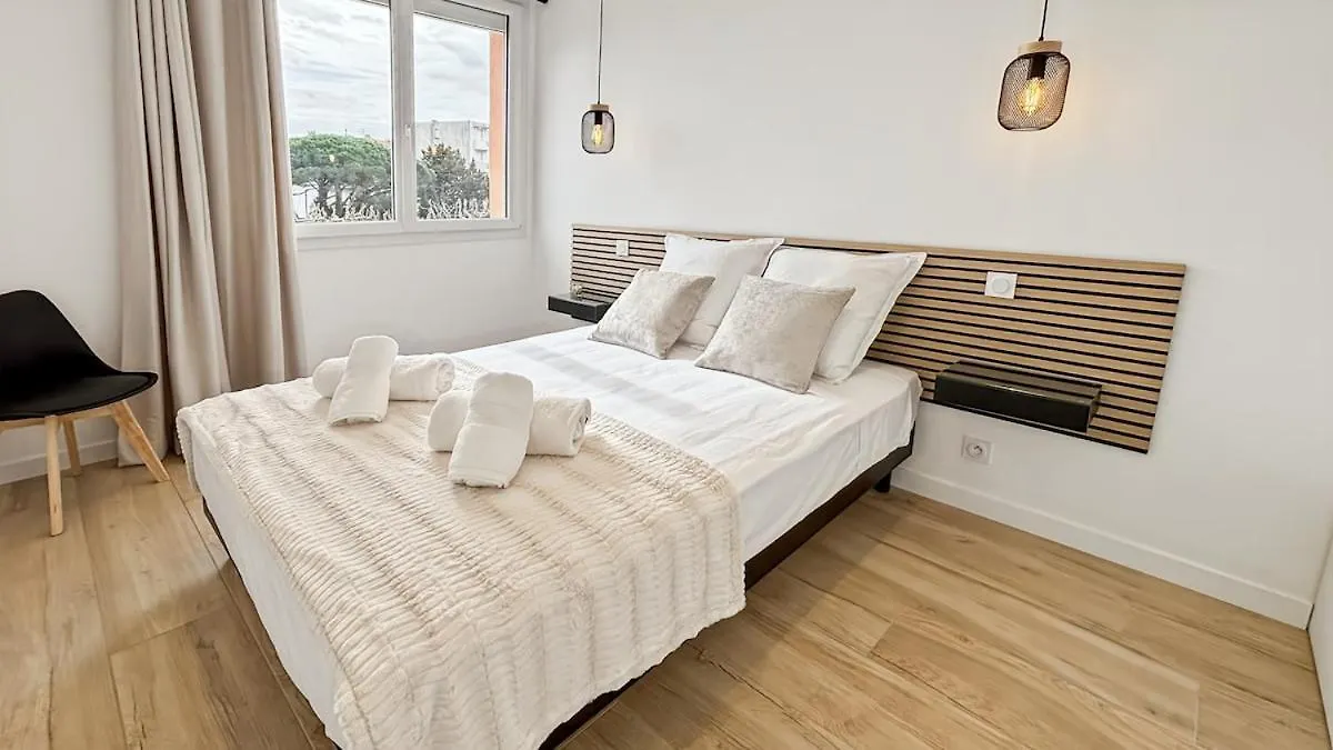 Apartment Appartement A Quelques Minutes A Pieds Des Plages Frejus